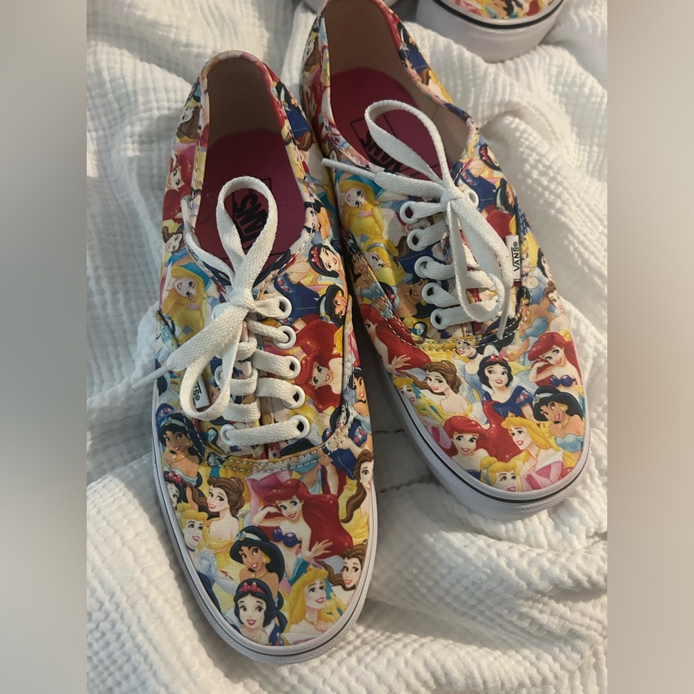 Rare Disney Princess Vans Sneakers 9 Jasmine, Snow White, Ariel, Belle, Aurora